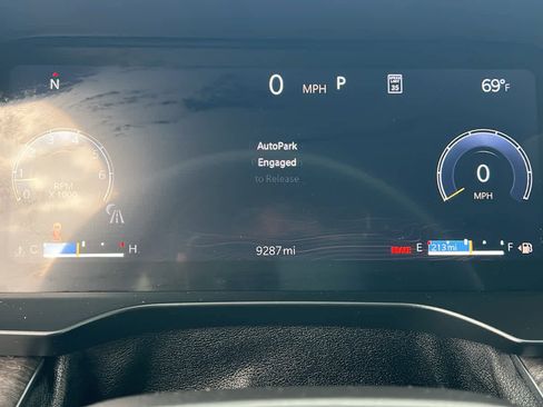 Certified 2025 Jeep Grand Cherokee L Overland w/ Advanced Protech Group III image 21