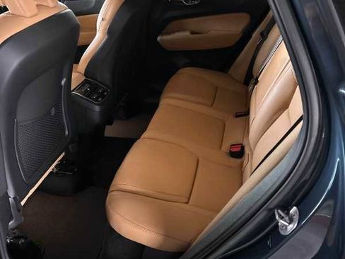 Used 2023 Volvo XC60 B5 Ultimate w/ Protection Package Premier image 5