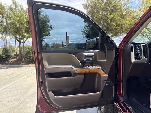 Used 2017 GMC Sierra 1500 SLT w/ SLT Premium Package AWD/4WD image 17