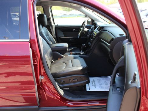 Used 2016 Chevrolet Traverse LT AWD/4WD image 36