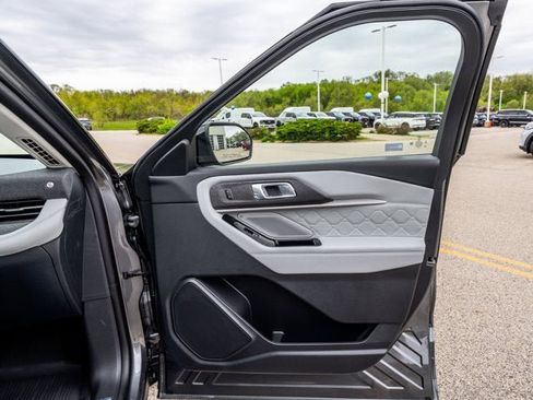 New 2026 Ford Explorer Platinum AWD/4WD image 22