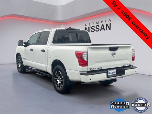 Used 2024 Nissan Titan SV w/ SV Convenience Package image 3