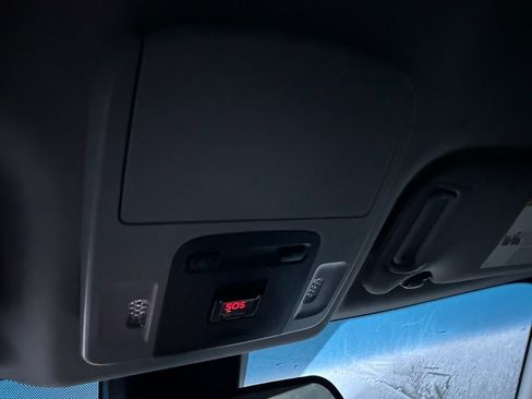 Used 2019 Toyota Camry SE image 28