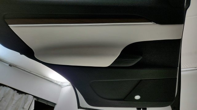 Used 2022 Tesla Model X AWD/4WD image 43
