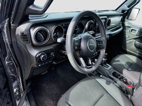 Used 2023 Jeep Wrangler Unlimited w/ Sun & Screen Package AWD/4WD image 10