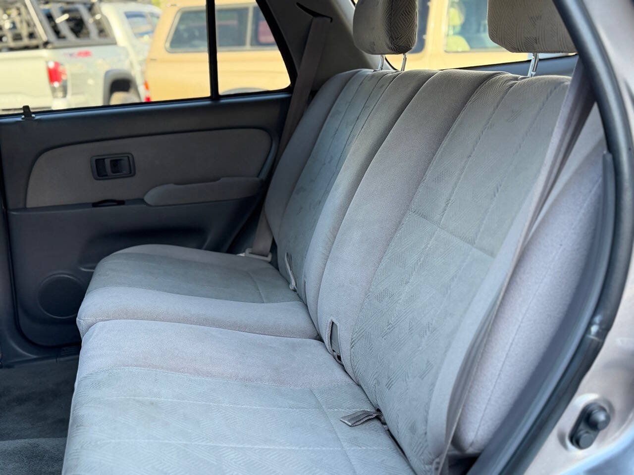 Used 2002 Toyota 4Runner SR5 AWD/4WD image 90