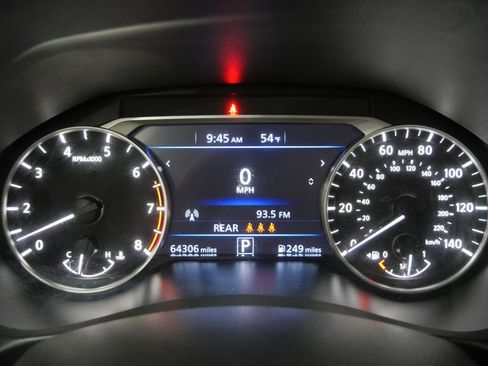 Used 2024 Nissan Altima 2.5 SR FWD image 14