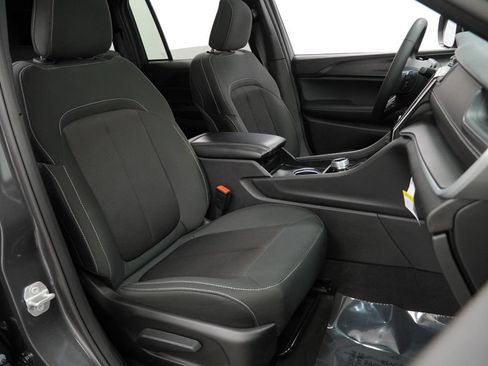 Used 2025 Jeep Grand Cherokee Laredo X AWD/4WD image 47