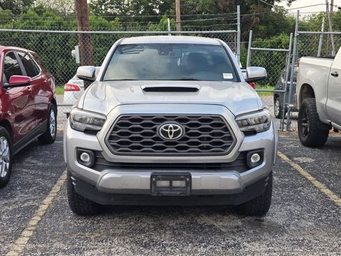 Used 2021 Toyota Tacoma TRD Sport w/ Technology Package RWD image 2