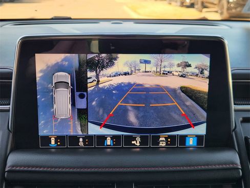 Used 2021 Chevrolet Tahoe RST w/ Luxury Package image 15