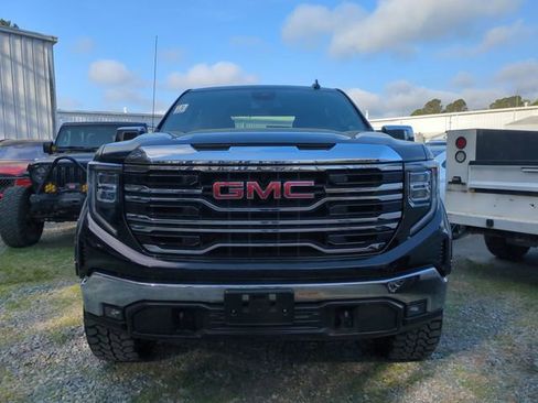 Used 2025 GMC Sierra 1500 SLT image 3