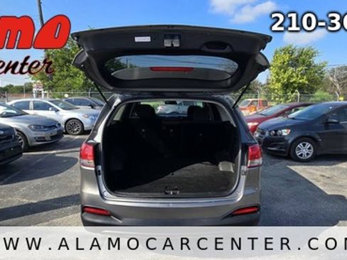 Used 2017 Kia Sorento L FWD image 27