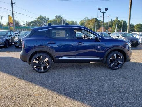New 2026 Nissan Kicks SR w/ Cold Weather Package AWD/4WD image 8
