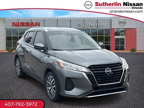 Certified 2024 Nissan Kicks SV image 1