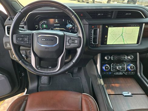 Used 2024 GMC Yukon Denali Ultimate AWD/4WD image 10