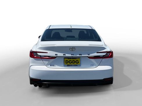 Used 2025 Toyota Camry SE FWD image 4