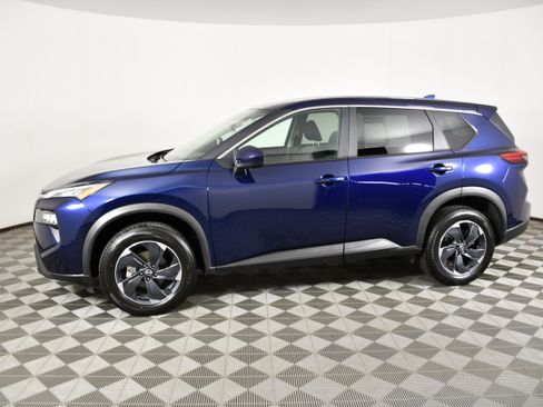Used 2025 Nissan Rogue SV AWD/4WD image 9