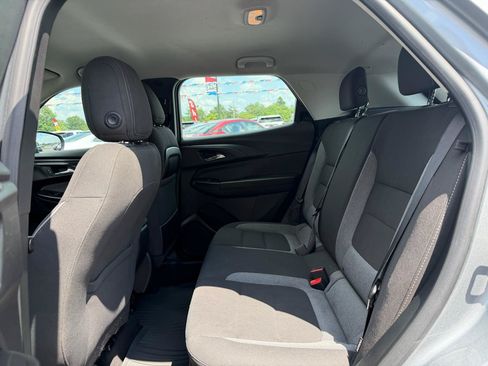 Used 2024 Chevrolet TrailBlazer LS FWD image 17