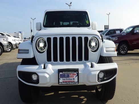 Used 2023 Jeep Gladiator Overland AWD/4WD image 3