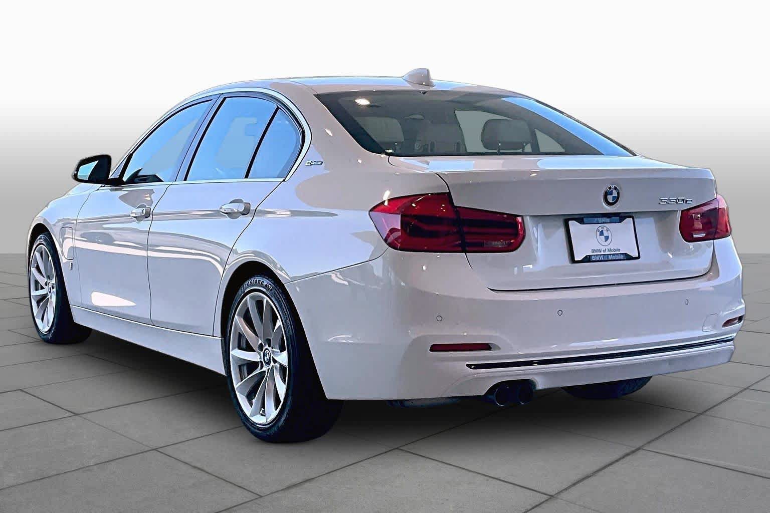 Used 2017 BMW 330e RWD image 11