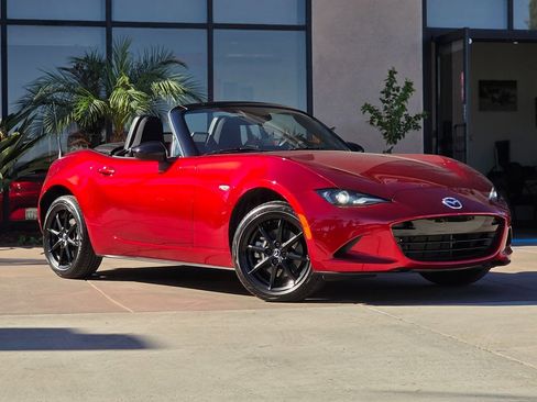 Used 2025 MAZDA MX-5 Miata Sport image 3