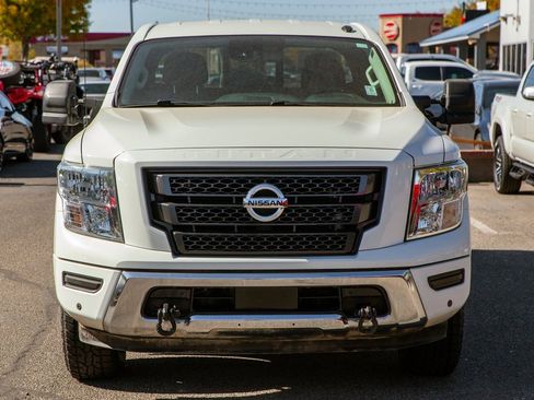 Used 2021 Nissan Titan SV w/ SV Convenience Package image 3