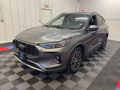 Used 2023 Ford Escape ST-Line Elite w/ Premium Technology Package AWD/4WD image 7