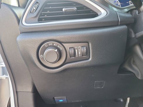 New 2026 Chrysler Voyager LX image 24