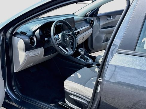 Used 2020 Kia Forte LXS FWD image 11
