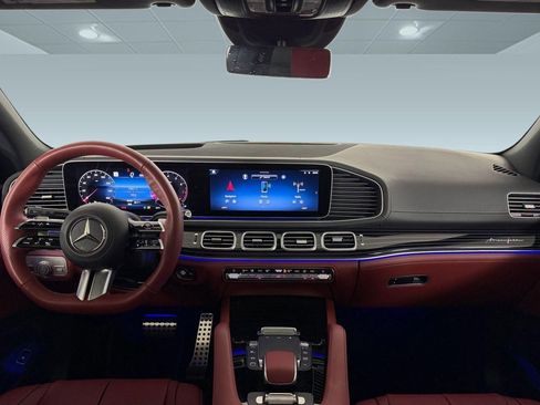 Used 2025 Mercedes-Benz GLS 580 4MATIC image 14
