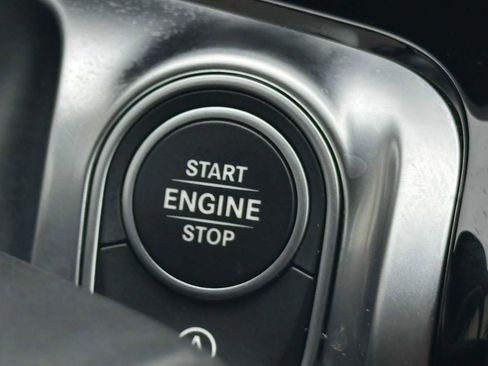 Used 2024 Mercedes-Benz GLB 250 GLB 250 image 33