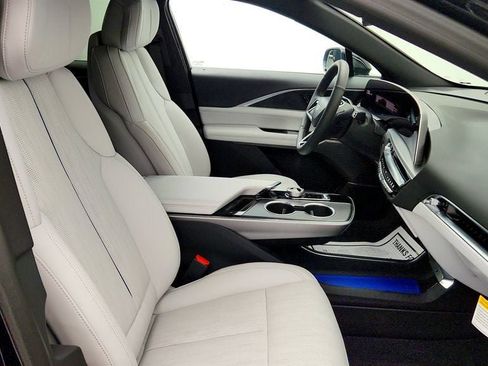 Used 2025 Cadillac Lyriq Luxury w/ LPO, Floor Liner Package RWD image 21