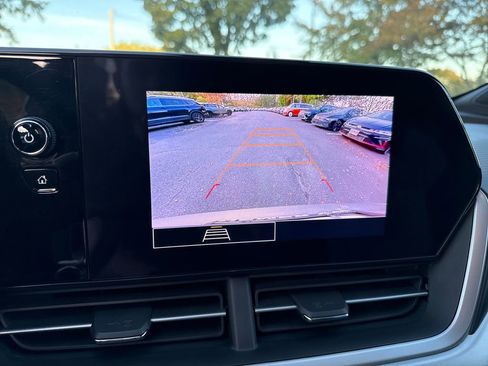 Used 2024 Chevrolet Trax RS w/ Driver Confidence Package image 9