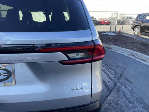 Used 2025 Toyota Grand Highlander AWD image 14