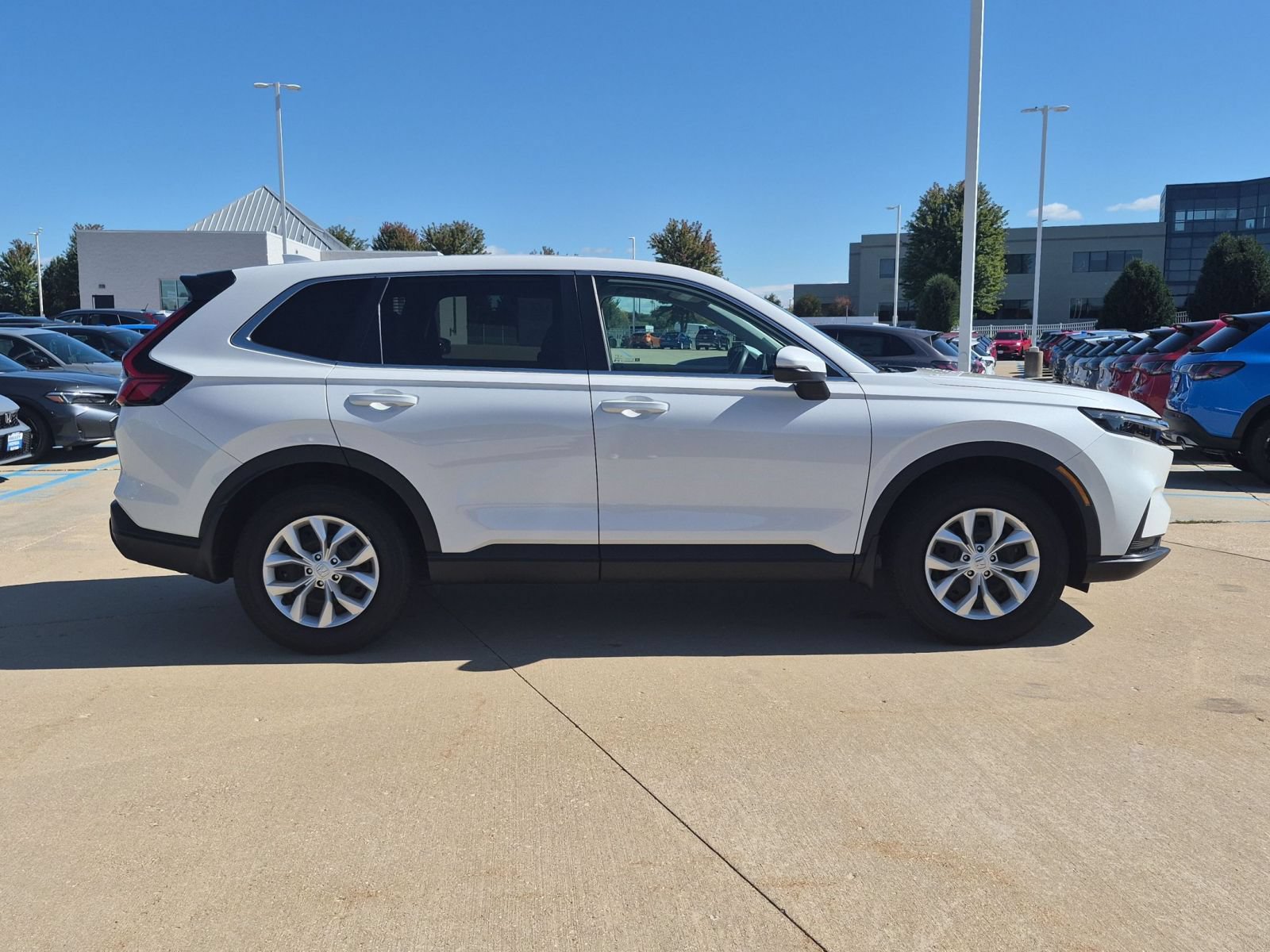 Used 2025 Honda CR-V LX image 6