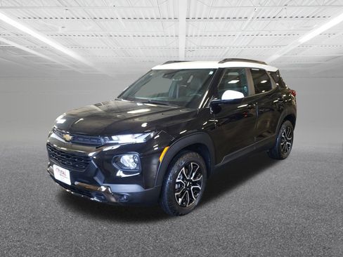 Used 2023 Chevrolet TrailBlazer ACTIV w/ Convenience Package image 2