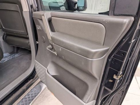 Used 2006 Nissan Titan LE w/ (R02) LE Off-Road Pkg AWD/4WD image 29