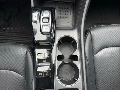 Used 2022 Hyundai Sonata Limited w/ Winter Weather Package image 21