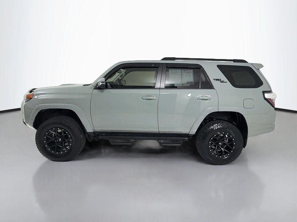 Used 2022 Toyota 4Runner TRD Off-Road Premium AWD/4WD image 4