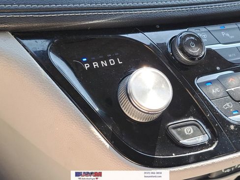 Used 2022 Chrysler Pacifica Touring-L w/ Uconnect Theater Family Group image 21