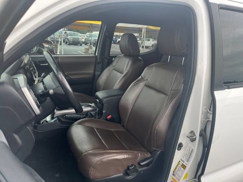 Used 2018 Toyota Tacoma Limited AWD/4WD image 22