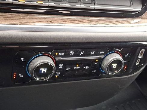 Used 2022 Chevrolet Silverado 1500 LT image 15