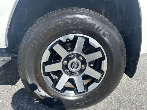 Used 2024 Toyota 4Runner TRD Off-Road Premium image 30