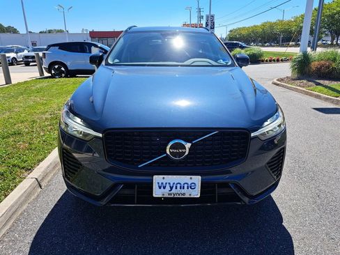 Used 2024 Volvo XC60 B5 Plus w/ Climate Package AWD/4WD image 3