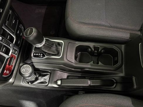 Used 2024 Jeep Gladiator Rubicon w/ Convenience Group AWD/4WD image 24