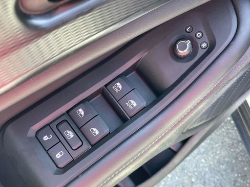 Certified 2025 Jeep Grand Cherokee L Altitude image 30