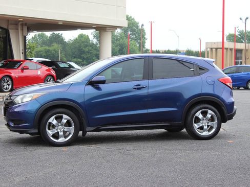 Used 2017 Honda HR-V LX image 6