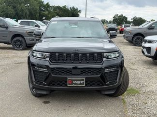 New 2026 Jeep Grand Cherokee L Limited w/ Limited Altitude Package AWD/4WD video 3