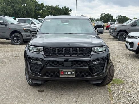 New 2026 Jeep Grand Cherokee L Limited w/ Limited Altitude Package AWD/4WD image 3