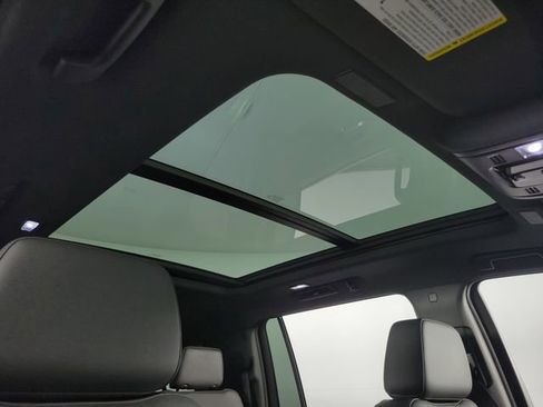 Used 2026 Chevrolet Suburban Z71 w/ Comfort Package image 20